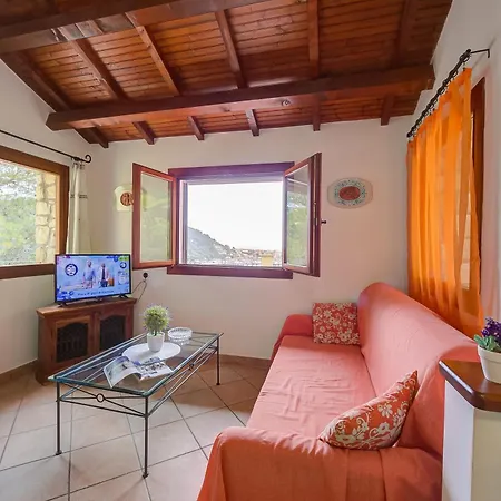 Monte Enrico - Pool And Whirlpool Villa