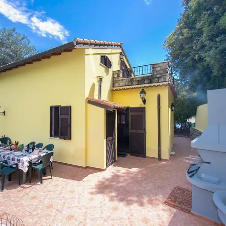 Villa Monte Enrico - Pool And Whirlpool *